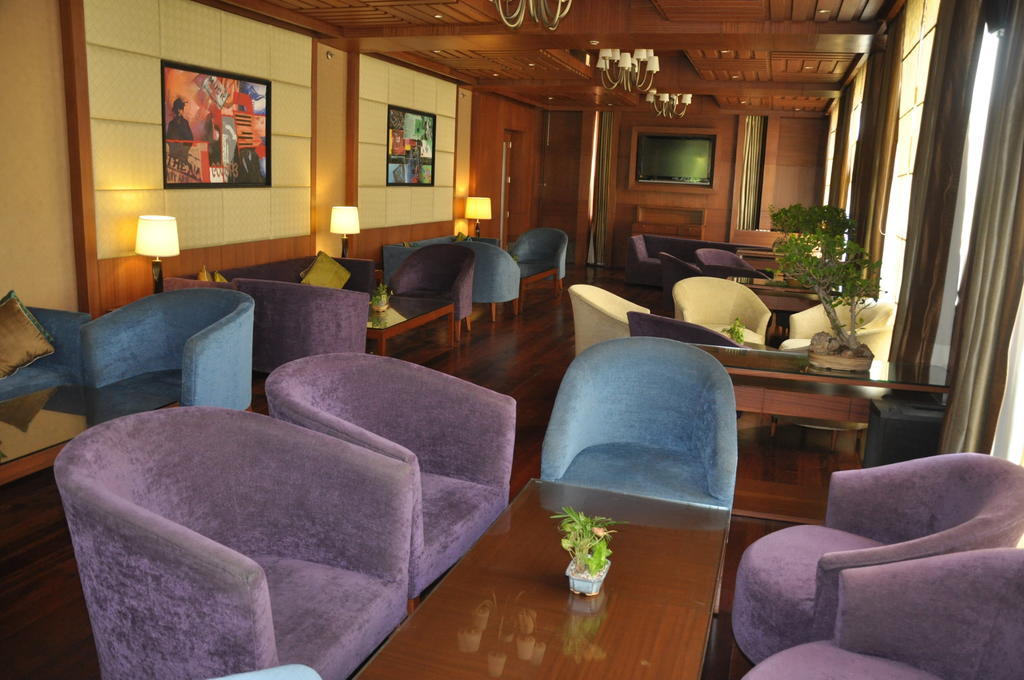 Radisson Blu Suites Gurgáon Kültér fotó